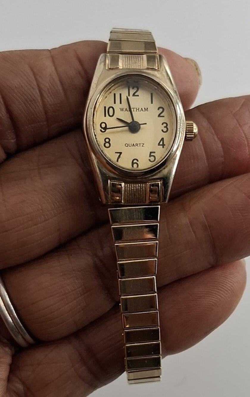 Vintage Waltham Womens Gold Tone Stretch Band Watch Champagne Dial WTH18